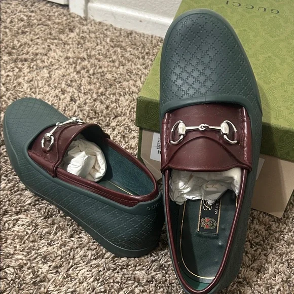 Gucci Green and Burgundy Men's Slip-On Horsebit Loafers - Picture 3 of 4